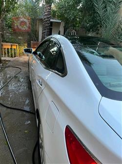 هیۆندای ازێرا